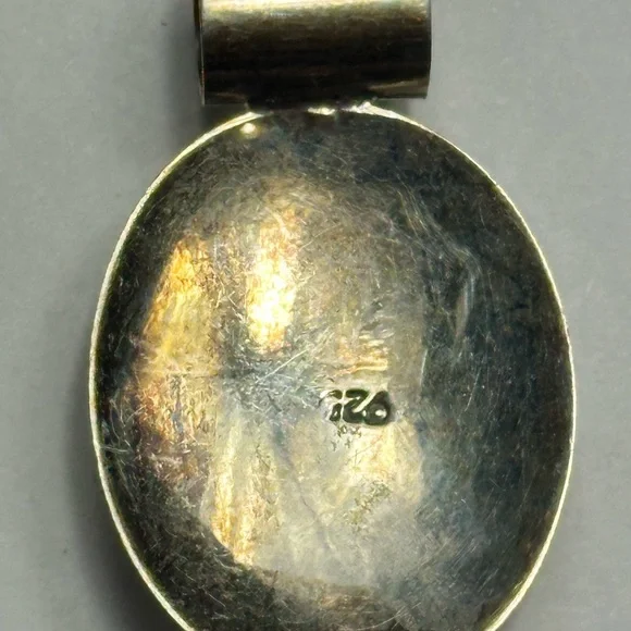 Red Coral & 925 Sterling Silver Oval Shape Pendant - Picture 4 of 6